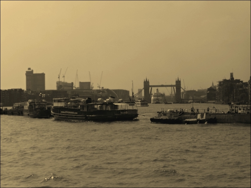 512_thames_deutschlander_01.jpg