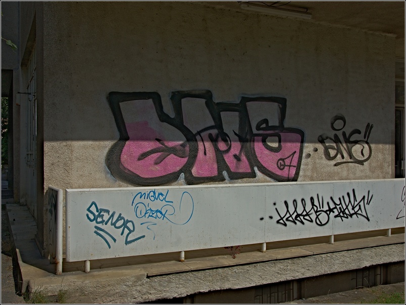 565_graffitti_pha_01.jpg