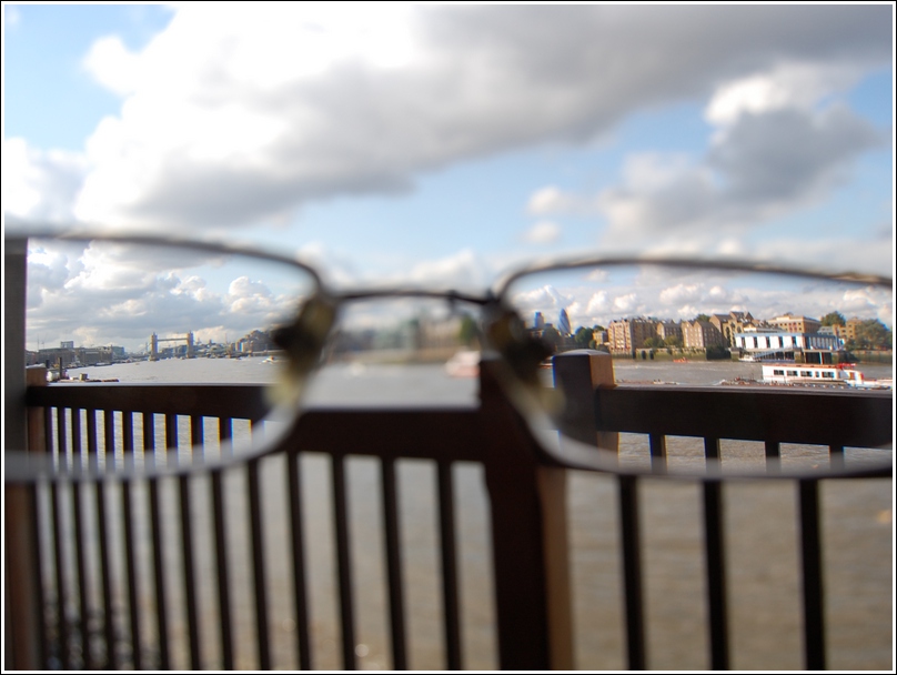 647_thames_r_glasses_01.jpg