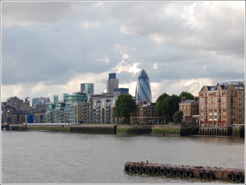 647_thames_r_glasses_07.jpg